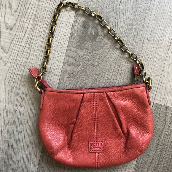 ❌SOLD❌Fossil Small Bag Red Pebbled Leather - Picture 2 of 8